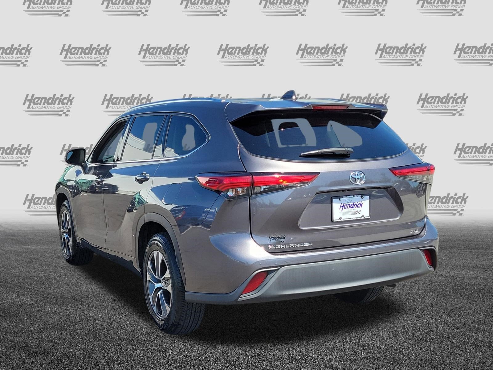 2021 Toyota Highlander XLE photo 4