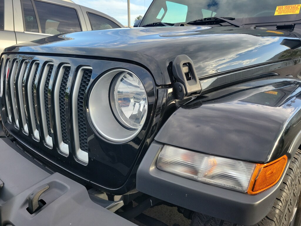 Used 2018 Jeep Wrangler Unlimited Sahara 4x4 SUV