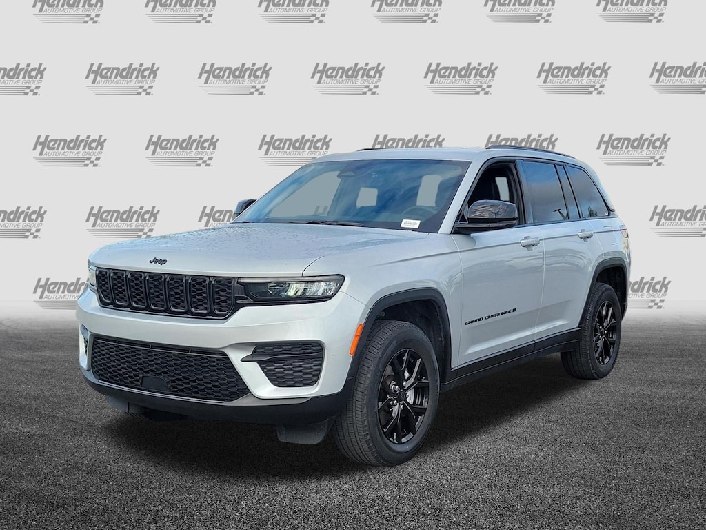 Used 2024 Jeep Grand Cherokee Altitude SUV