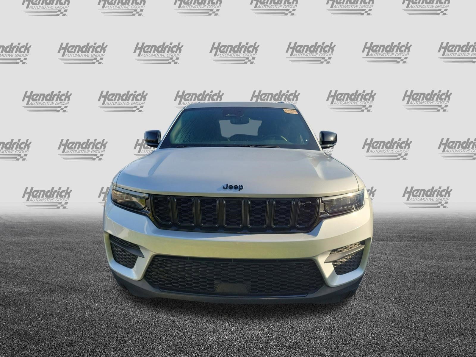 2024 Jeep Grand Cherokee Altitude photo 3