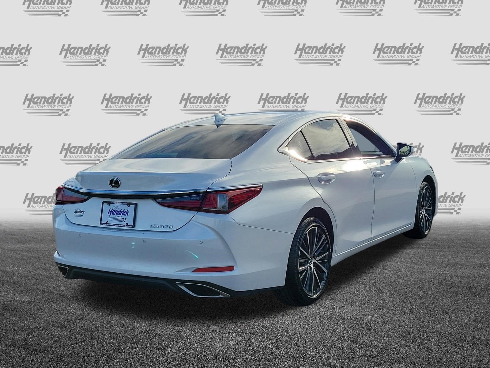 2024 LEXUS ES 350 photo 6