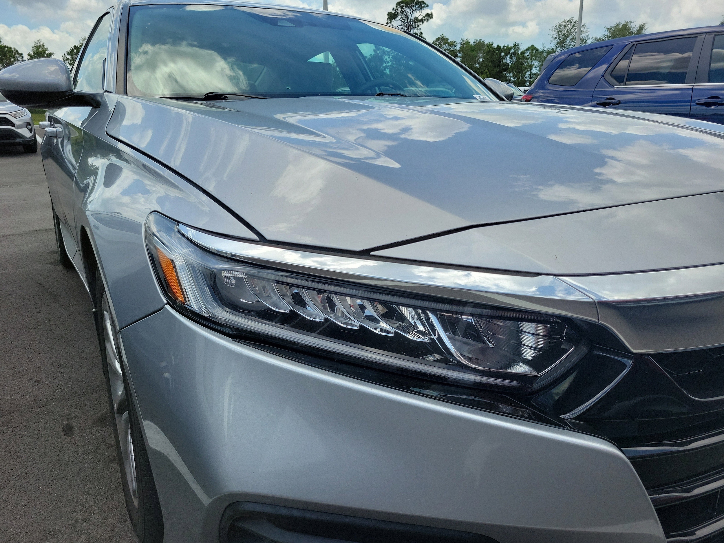 2018 Honda Accord LX photo 3