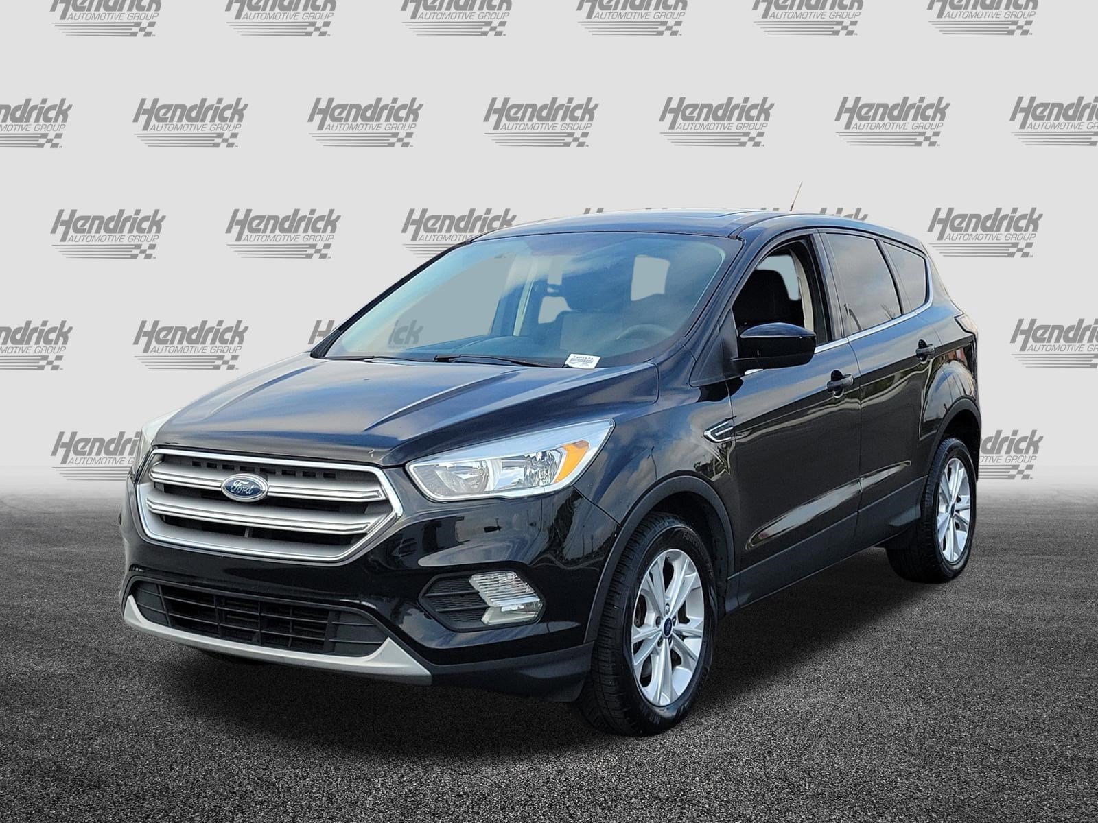 2017 Ford Escape SE photo 2