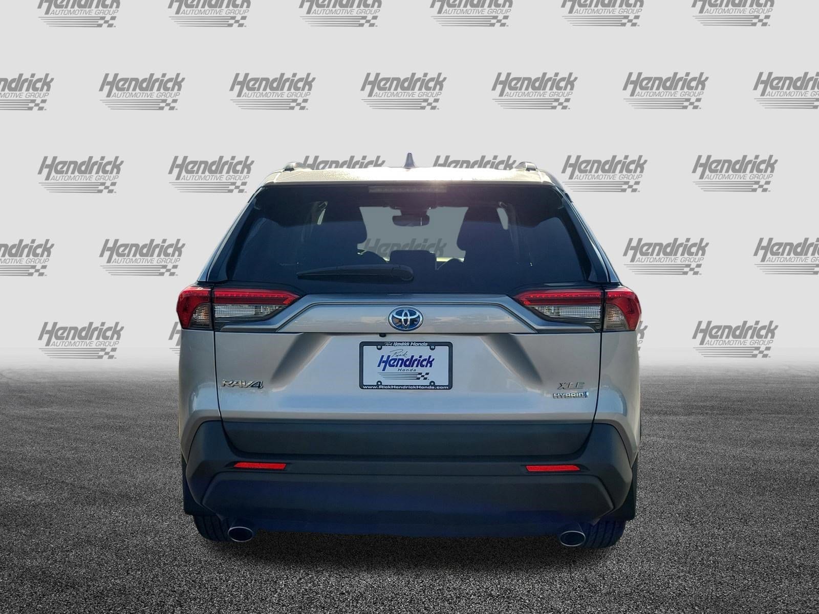 2024 Toyota RAV4 Hybrid XLE photo 5