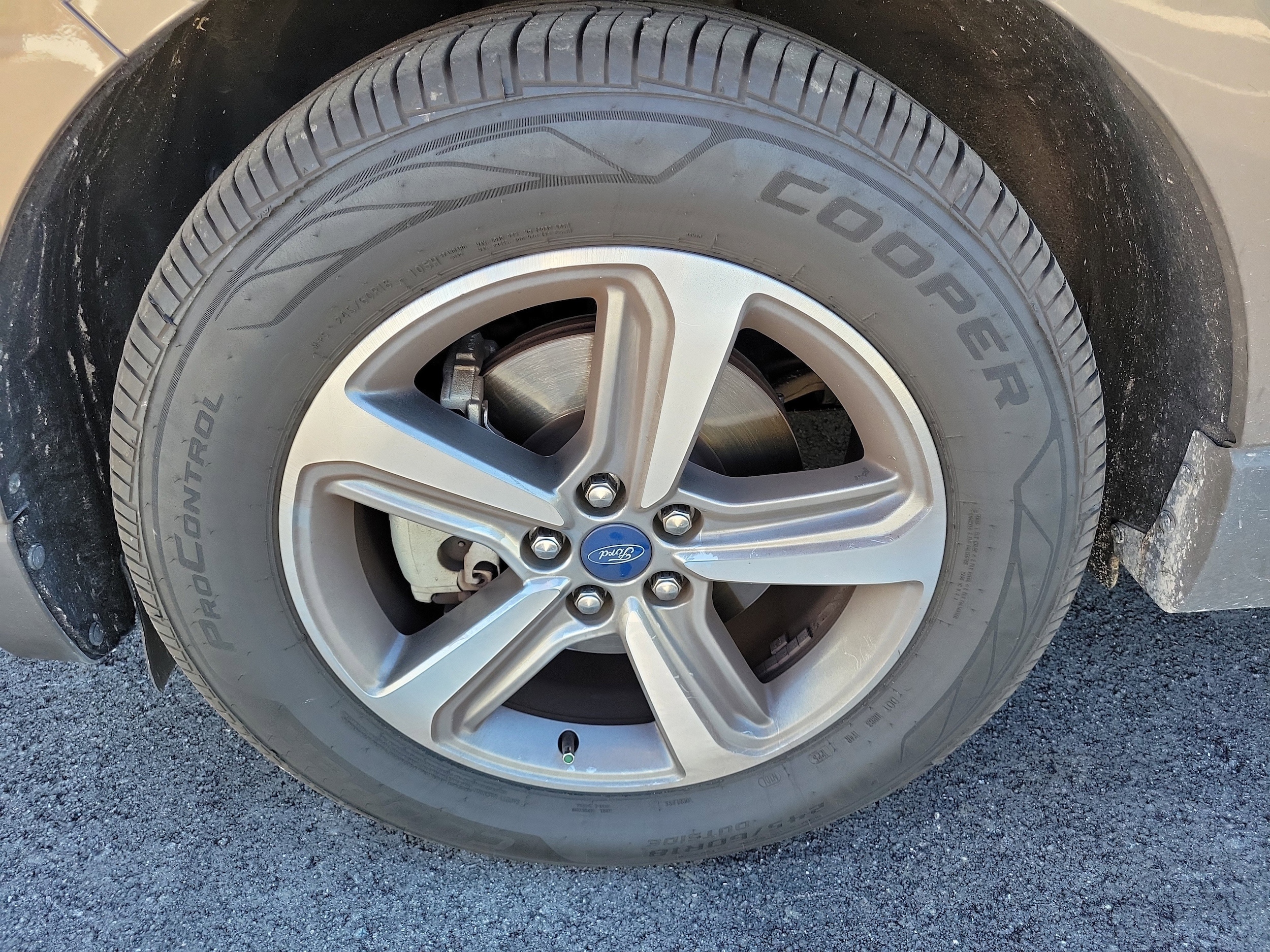 2019 Ford Edge SEL photo 6