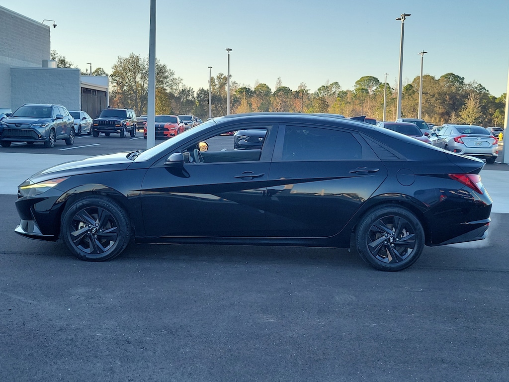 Used 2023 Hyundai Elantra SEL 4dr Car