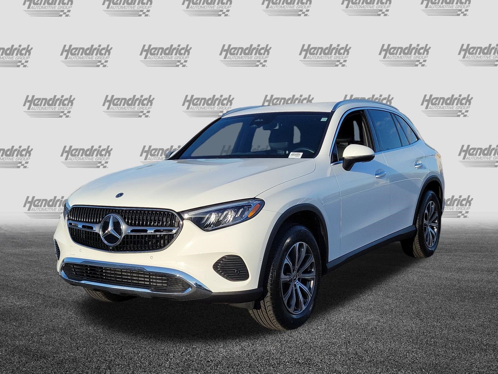 2024 Mercedes-Benz GLC 300 4MATIC photo 2