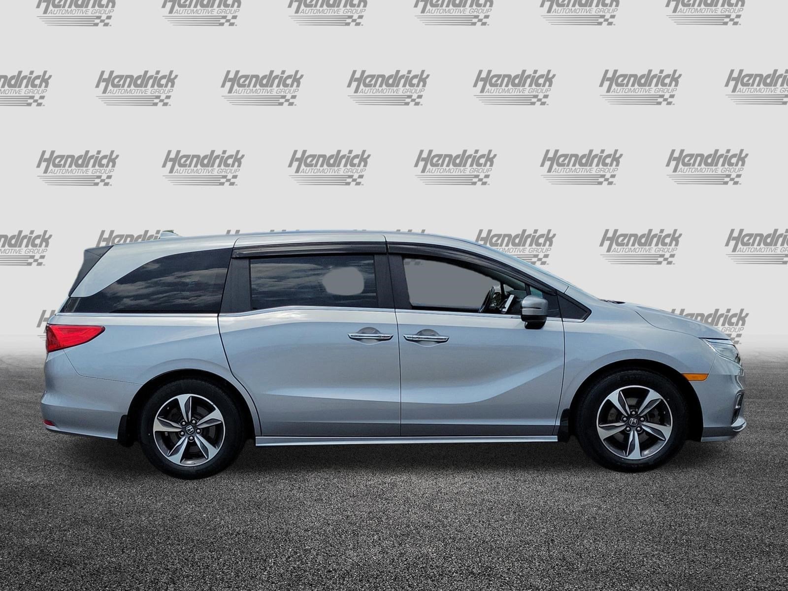2019 Honda Odyssey Touring photo 3