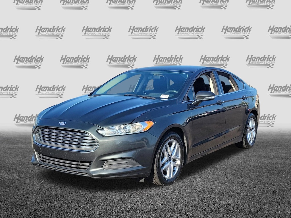 Used 2015 Ford Fusion SE Sedan