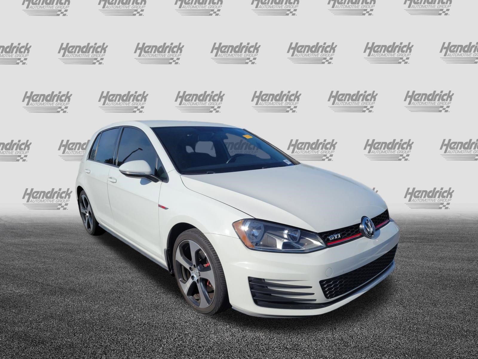 2017 Volkswagen Golf GTI S 4-Door photo 2