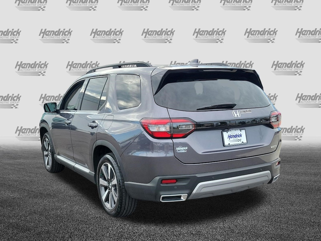 Used 2025 Honda Pilot Touring SUV