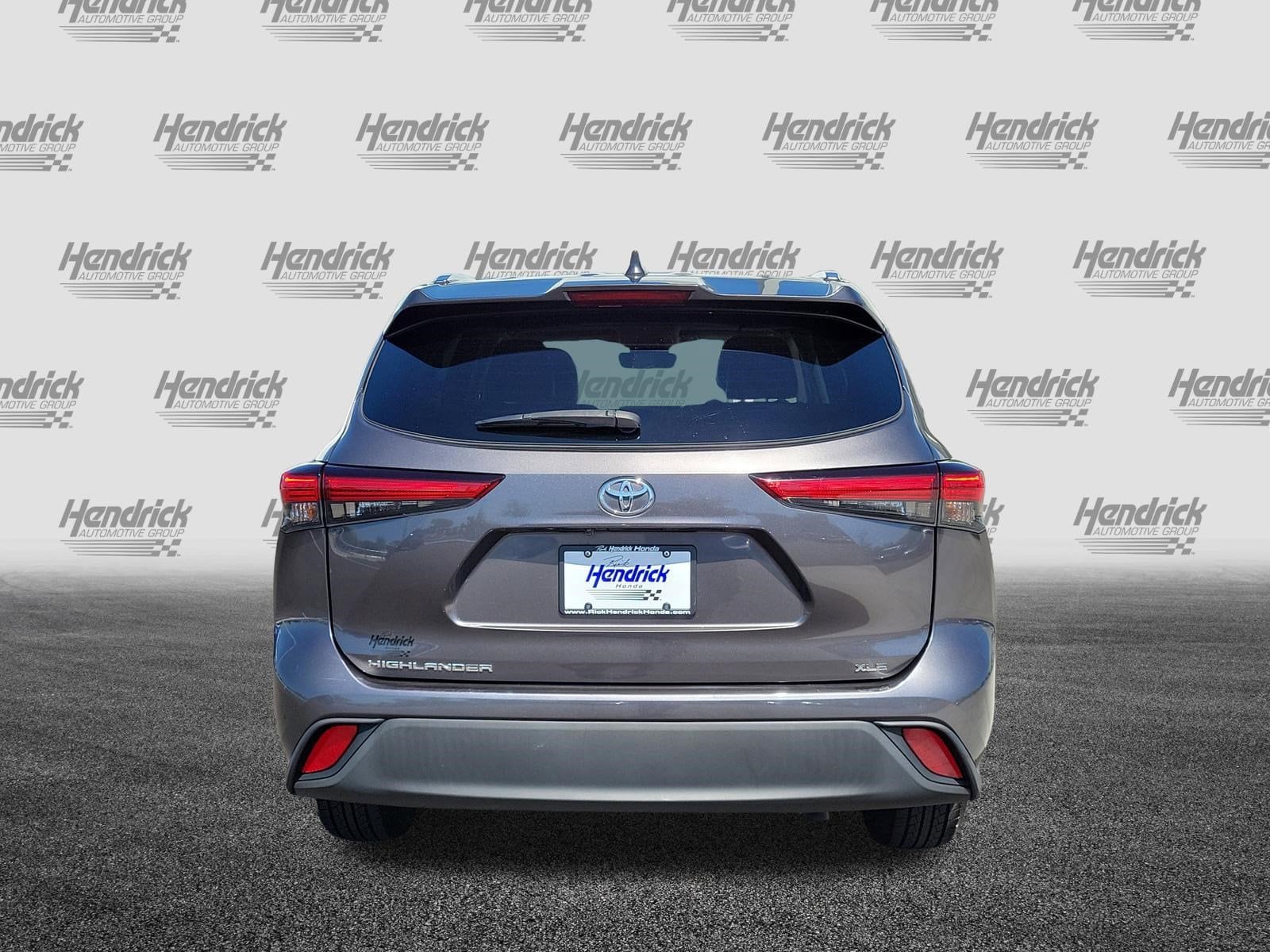 2021 Toyota Highlander XLE photo 5