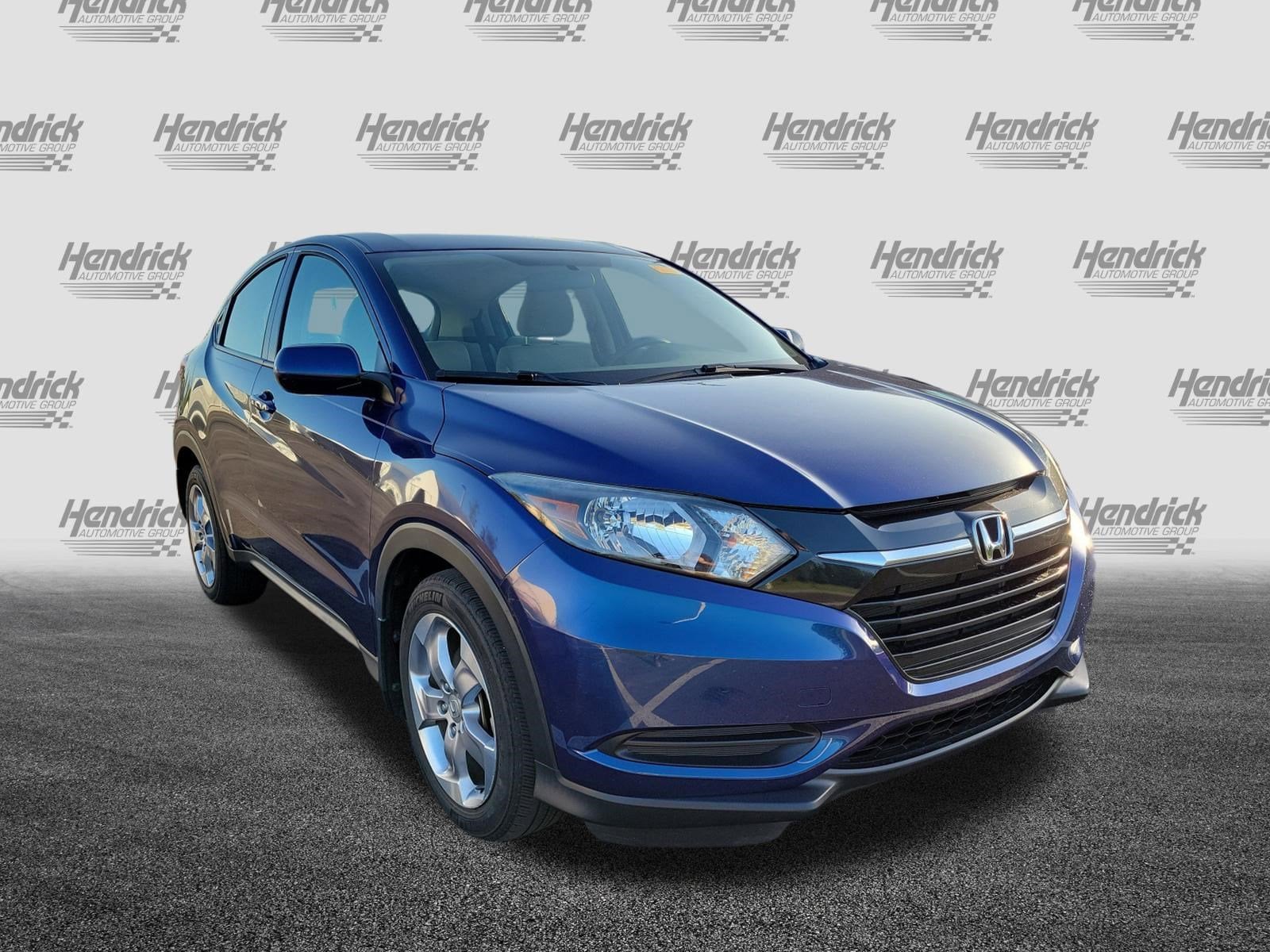 2017 Honda HR-V LX 2WD photo 2