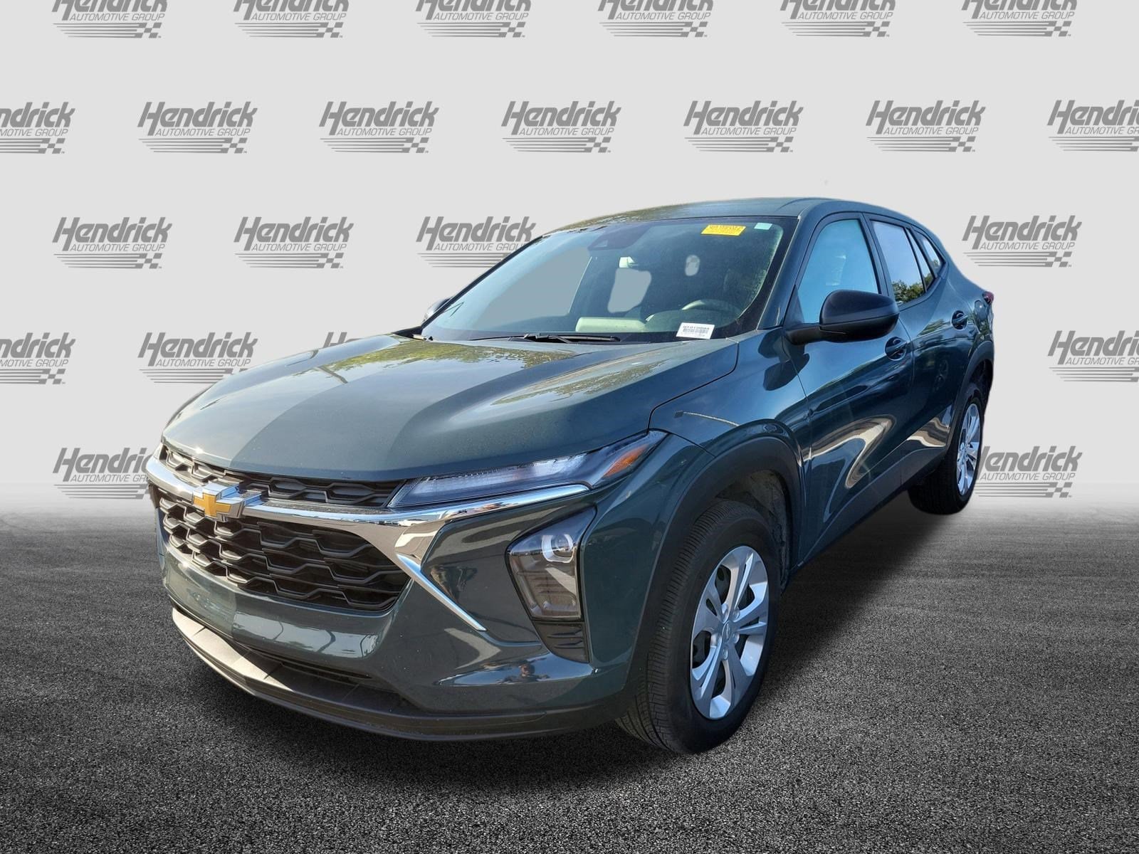 2025 Chevrolet Trax LS photo 4