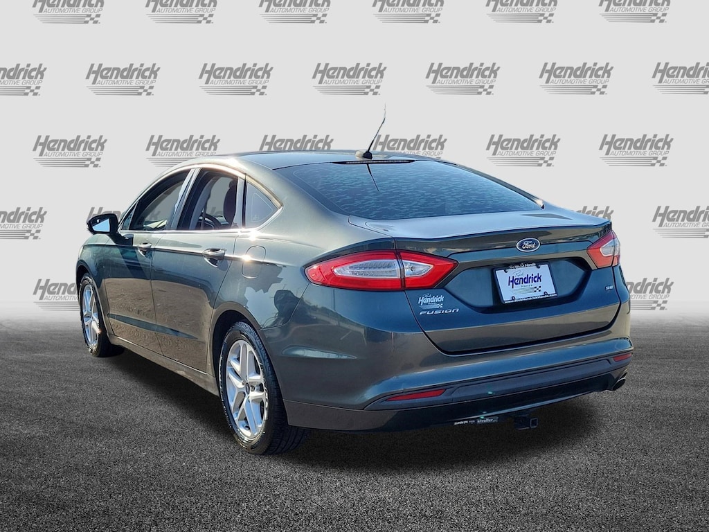 Used 2015 Ford Fusion SE Sedan