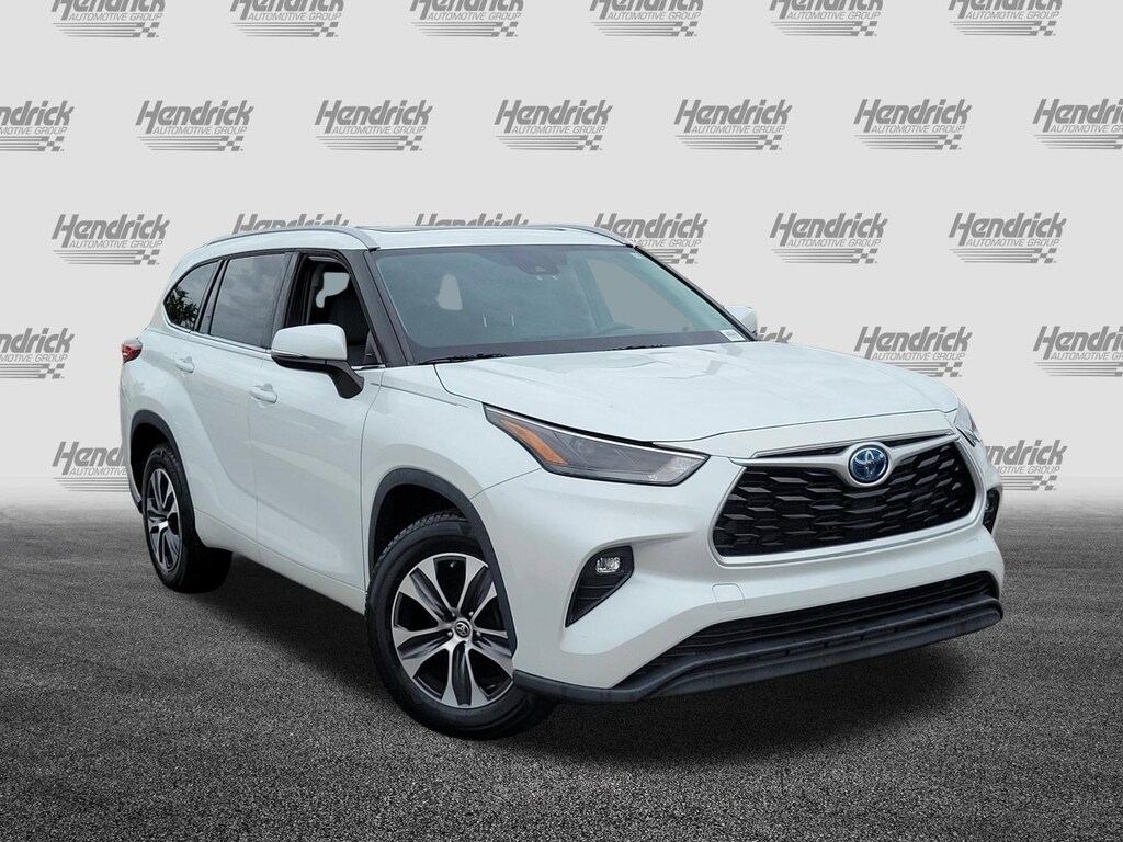 Used 2022 Toyota Highlander Hybrid XLE SUV