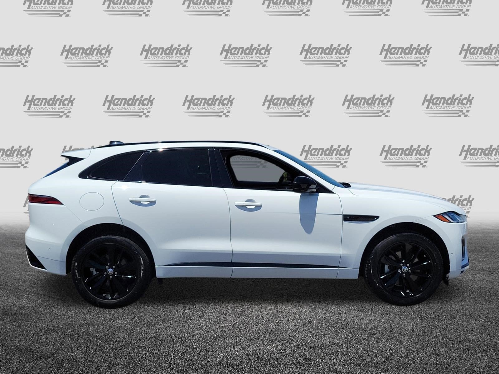 2024 Jaguar F-PACE P250 R-Dynamic S photo 3
