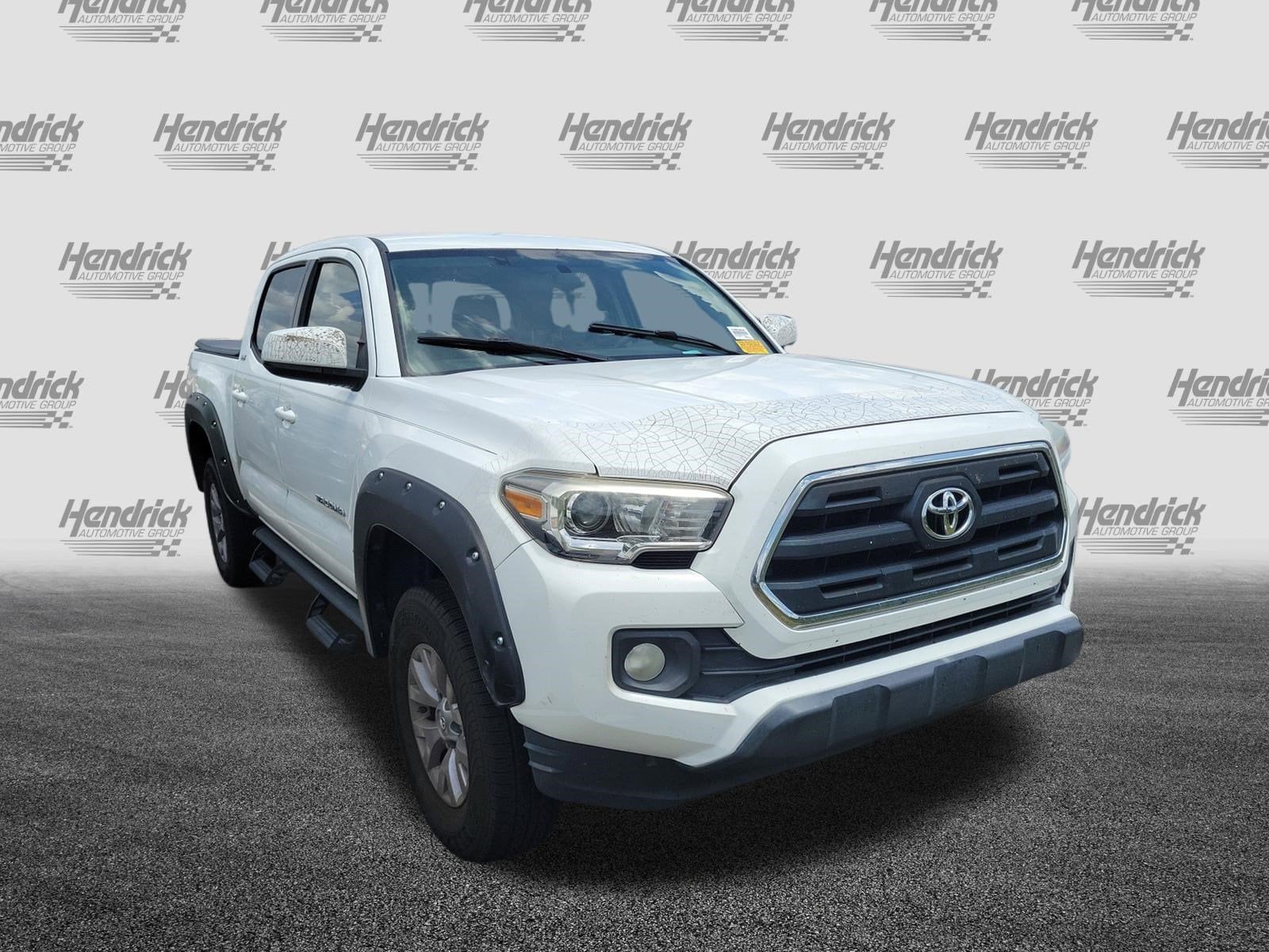 2017 Toyota Tacoma SR5 photo 2