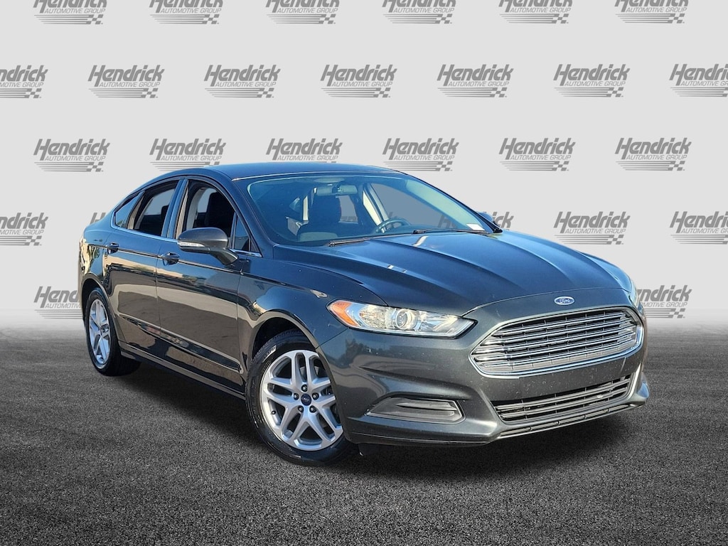 Used 2015 Ford Fusion SE Sedan