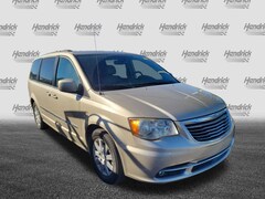 2014 Chrysler Town & Country Touring Mini-van, Passenger