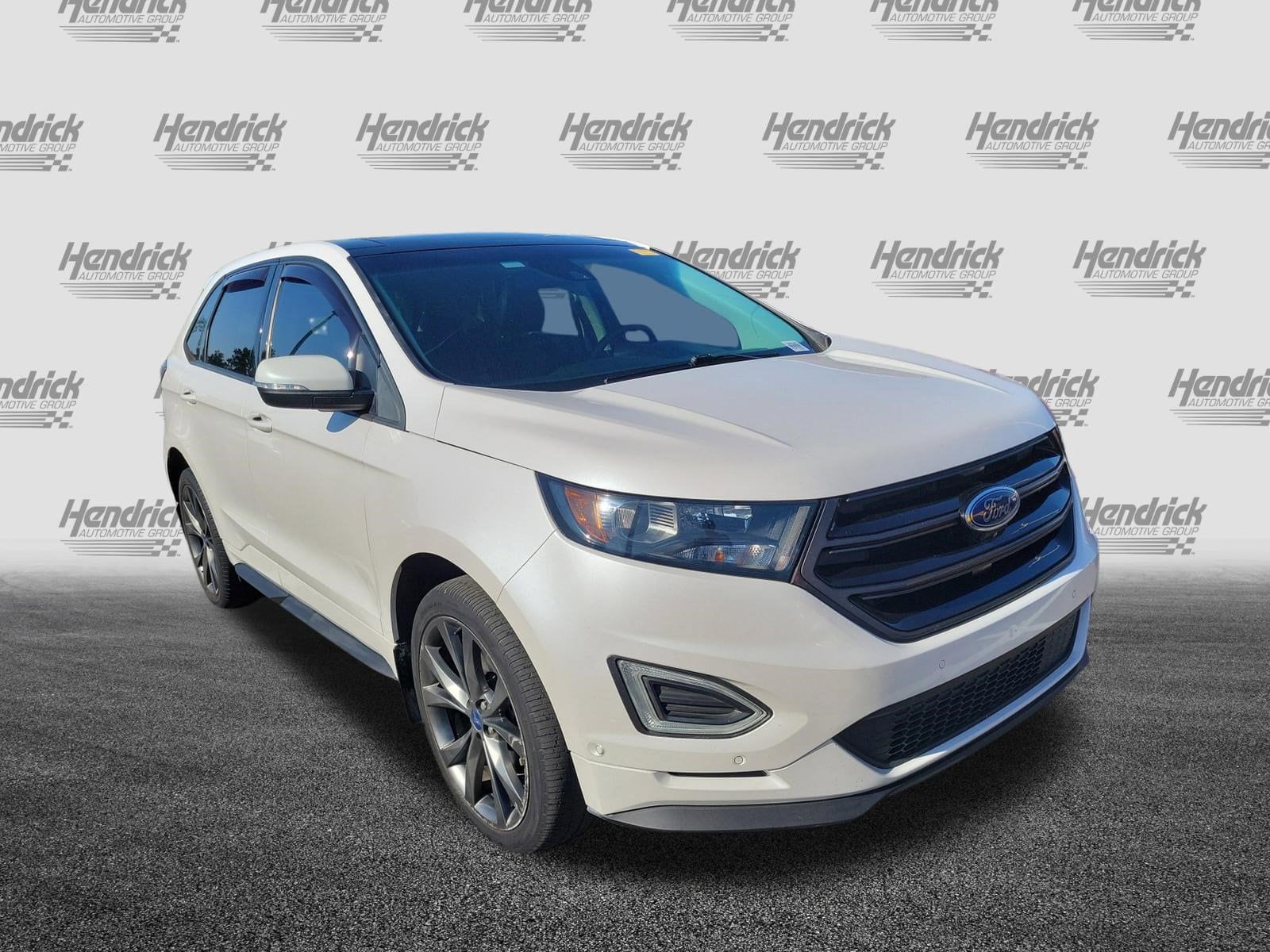 2018 Ford Edge Sport photo 2