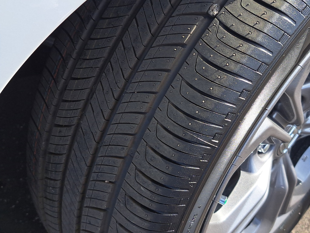 New 2025 Honda Accord Hybrid EX-L 4dr Car