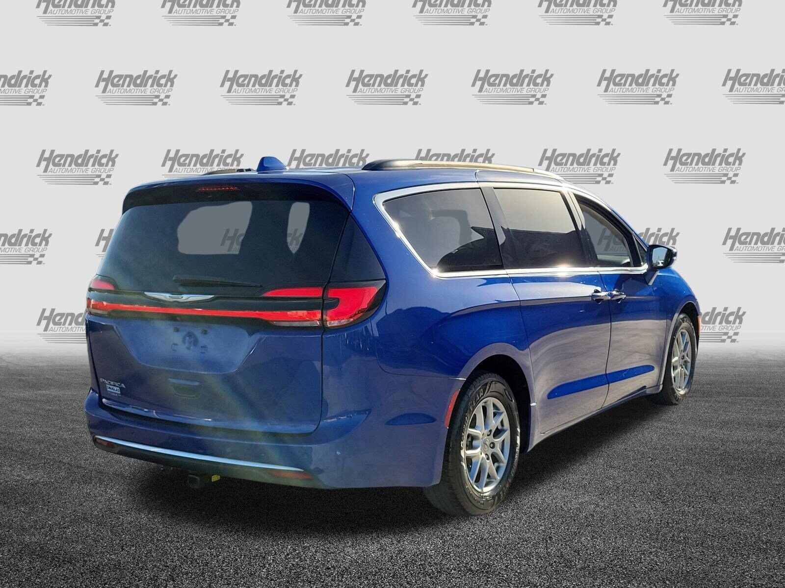 2021 Chrysler Pacifica Touring photo 6