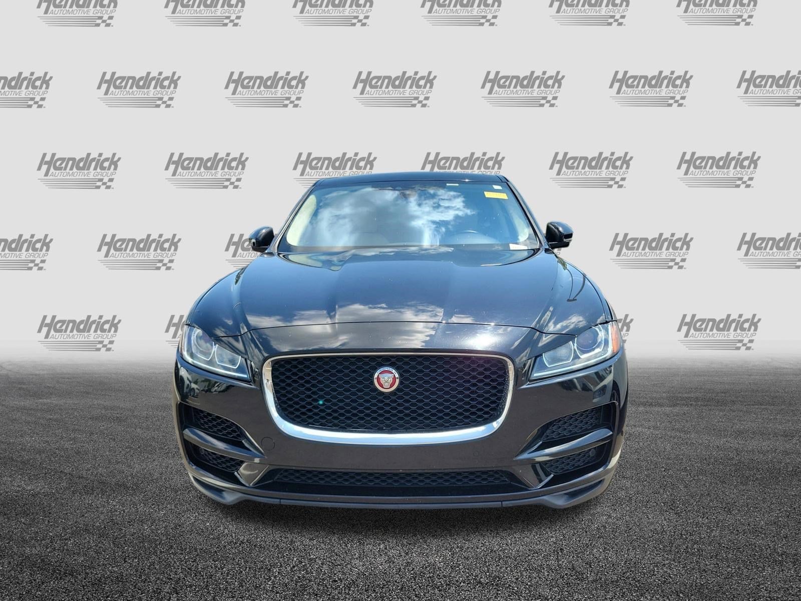 2020 Jaguar F-PACE 25t Premium photo 3