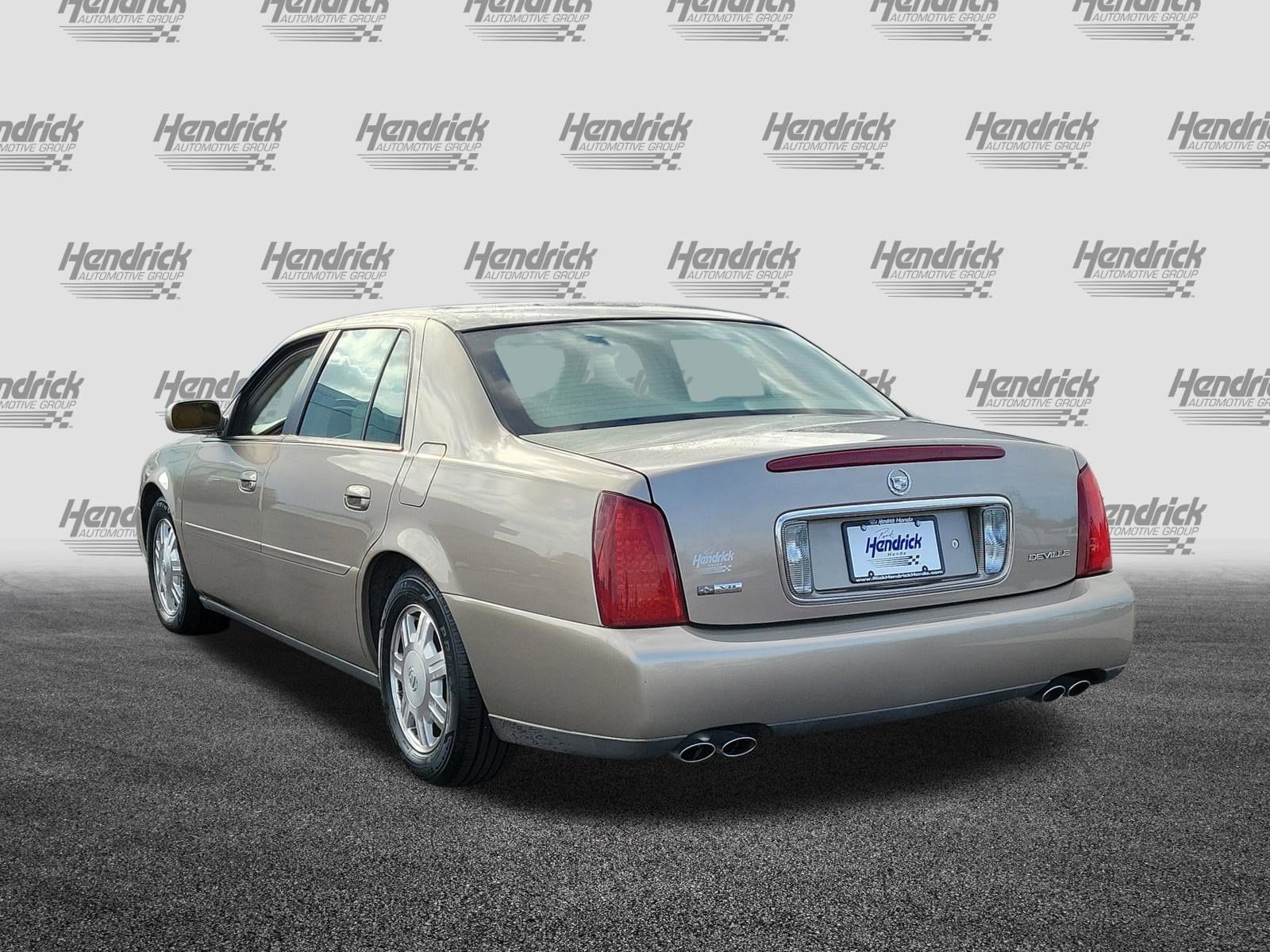 2004 CADILLAC DEVILLE photo 4