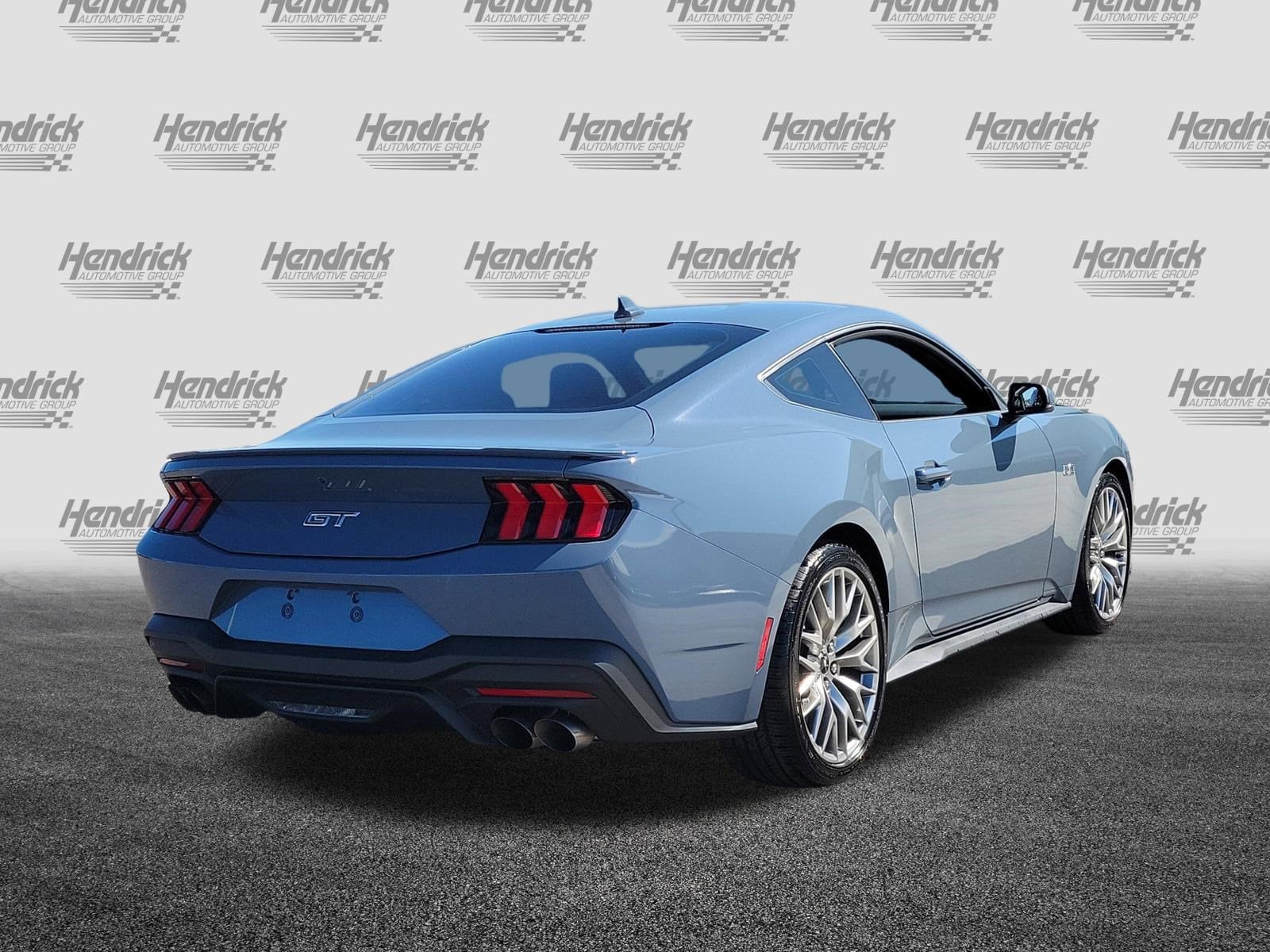 2025 Ford Mustang photo 6