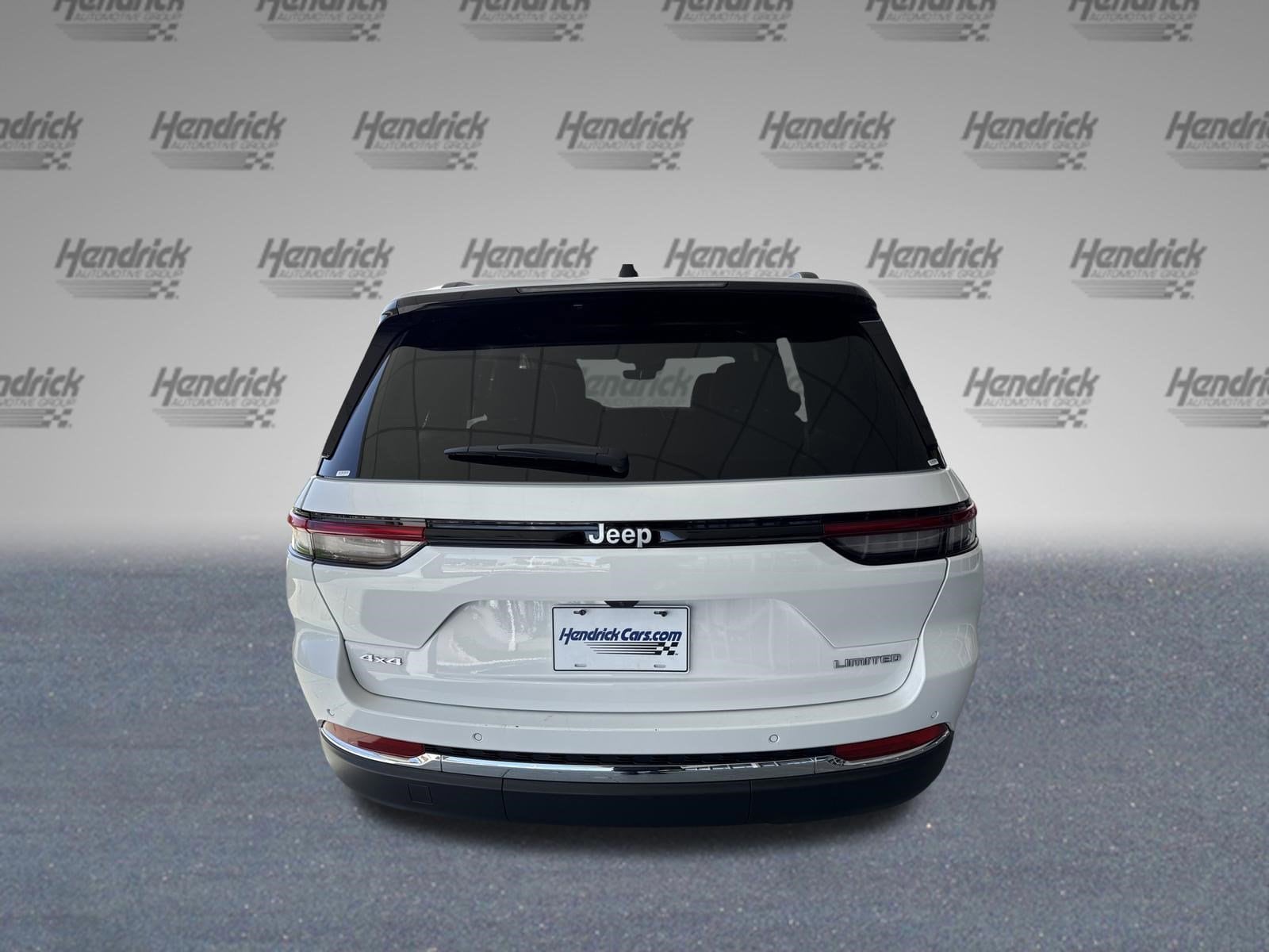 2025 Jeep Grand Cherokee Limited photo 3