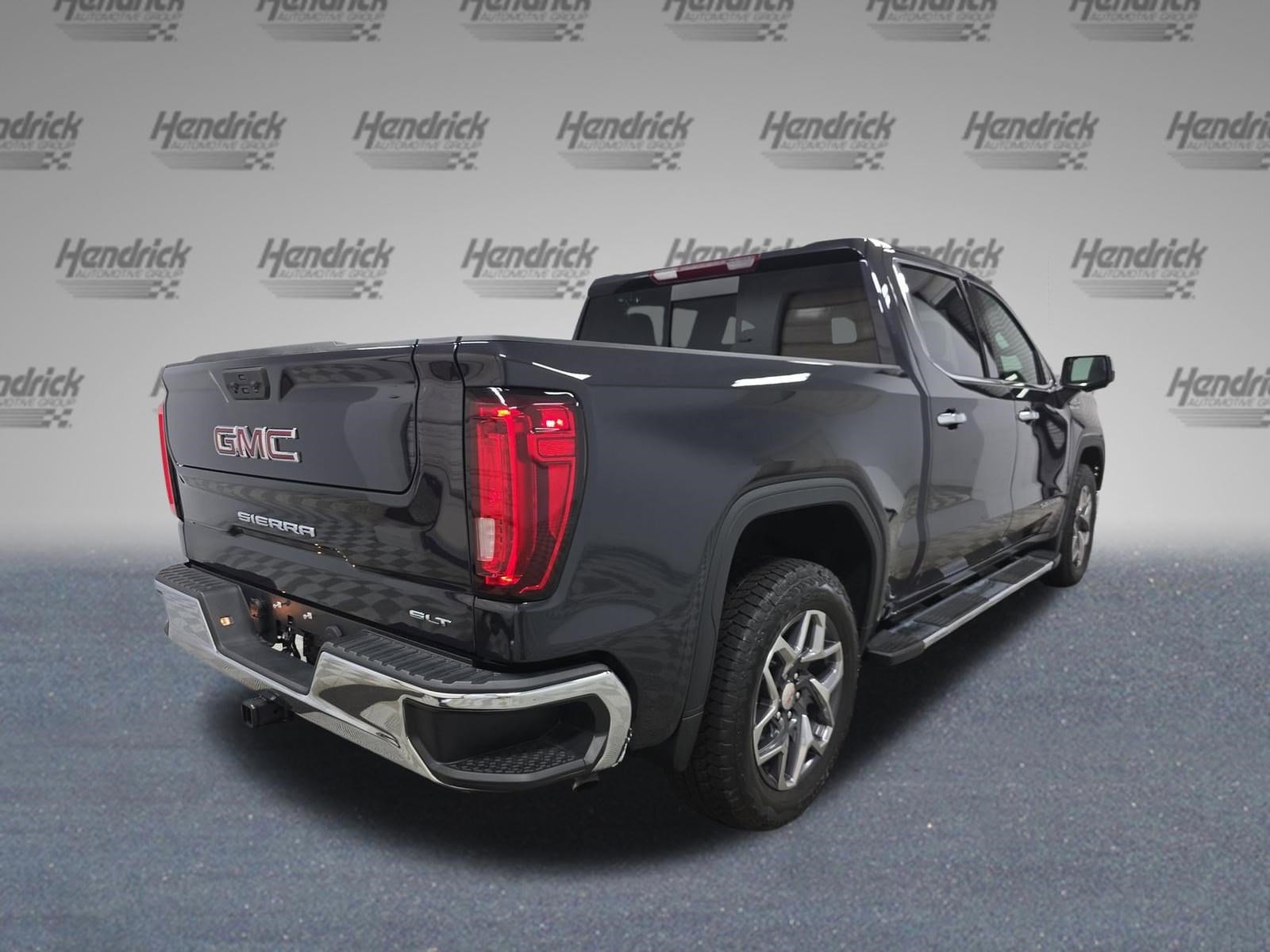2025 GMC Sierra 1500 SLT photo 5