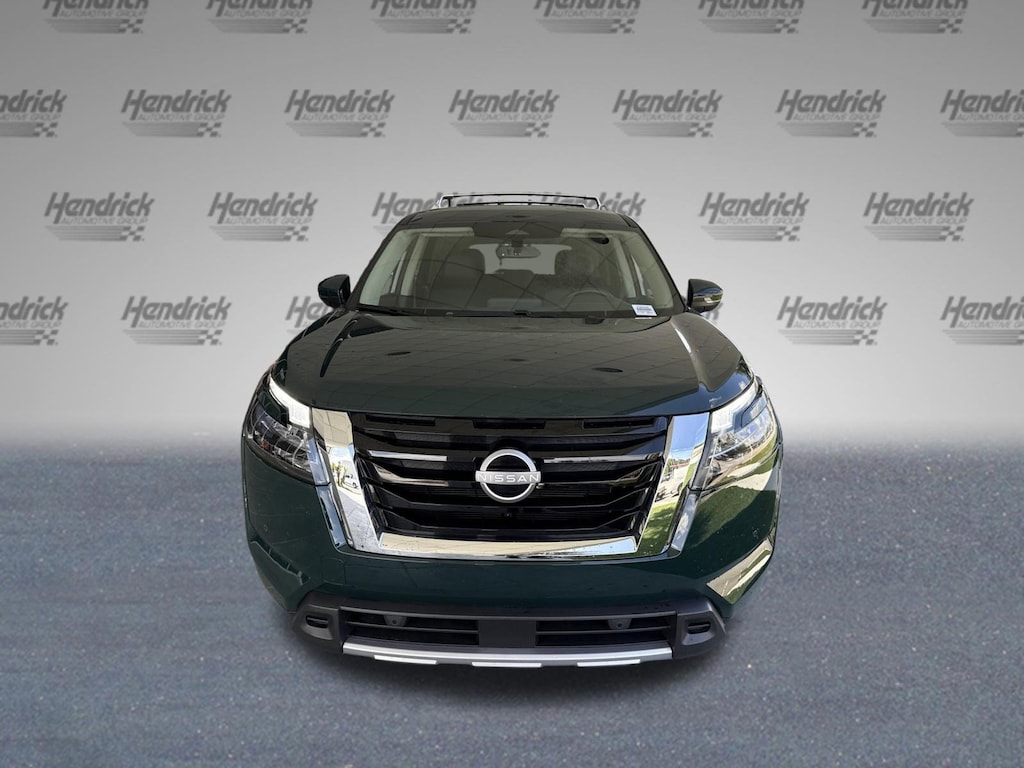 Used 2025 Nissan Pathfinder SL SUV