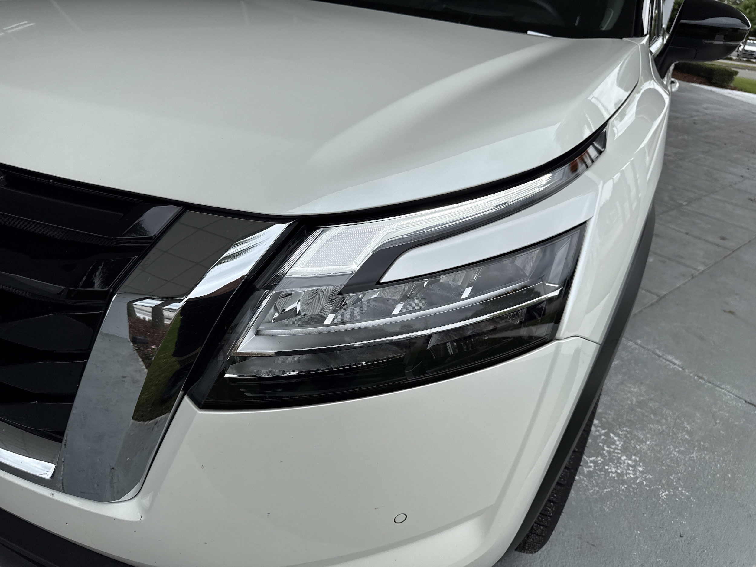 2024 Nissan Pathfinder Platinum photo 4