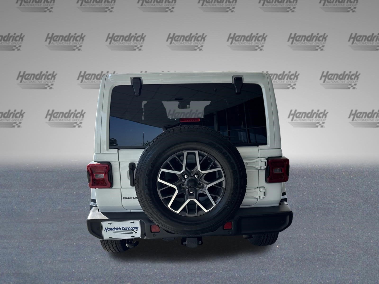 2025 Jeep Wrangler Sahara photo 3