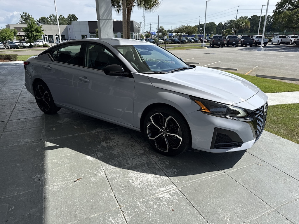 Used 2024 Nissan Altima 2.5 SR Sedan