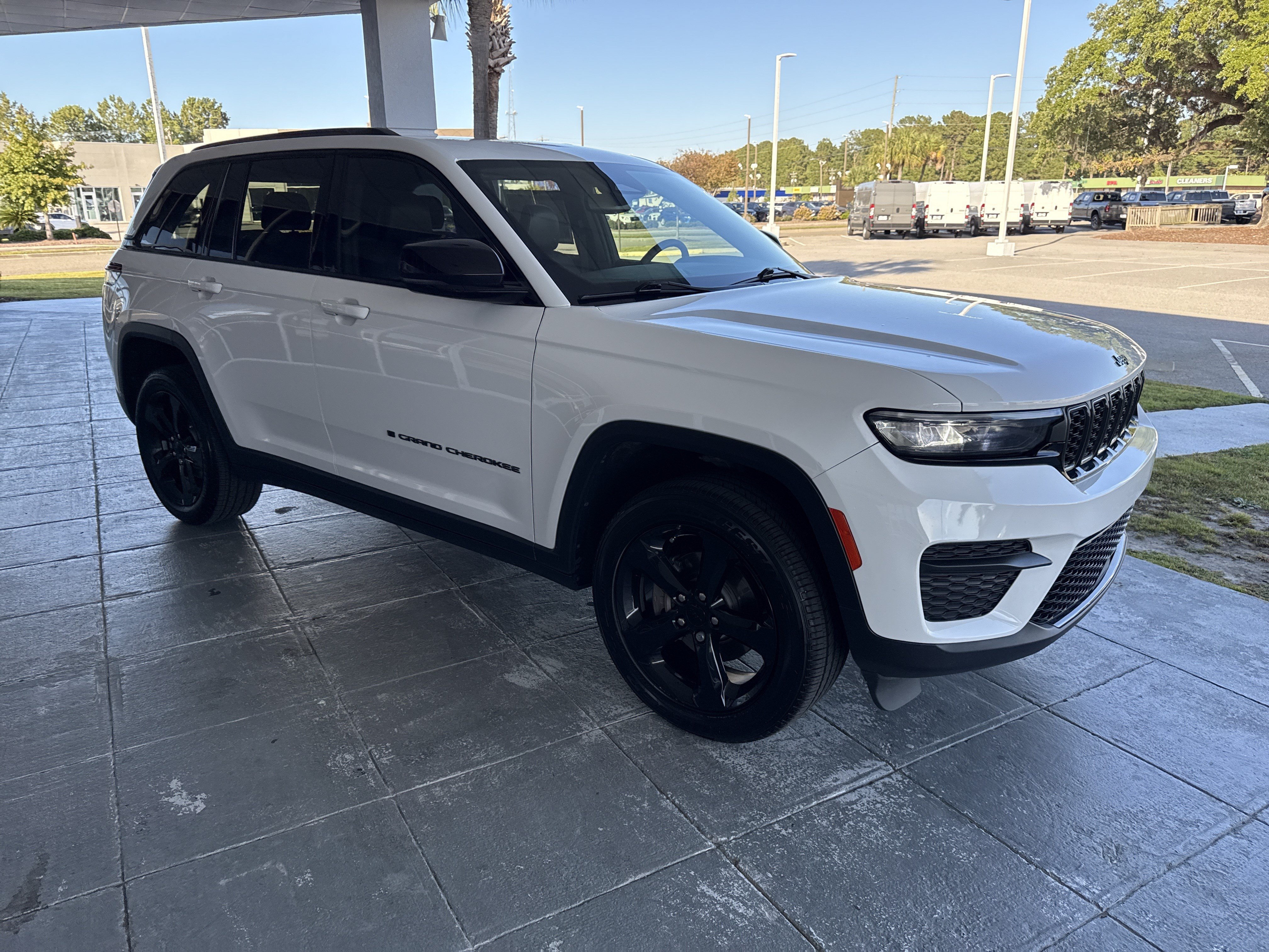 Used 2024 Jeep Grand Cherokee Altitude X SUV