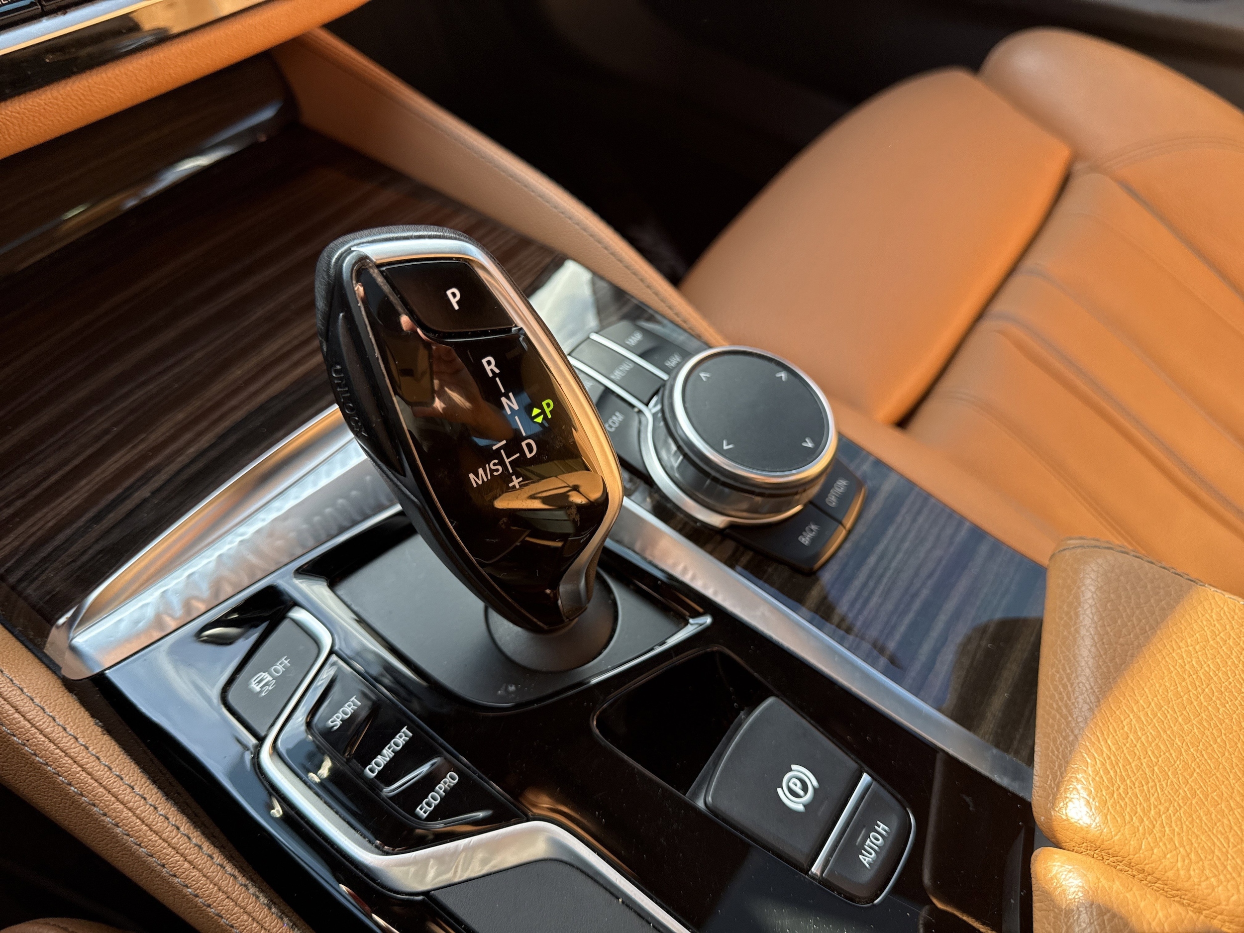 2018 BMW 5 Series 530i photo 4