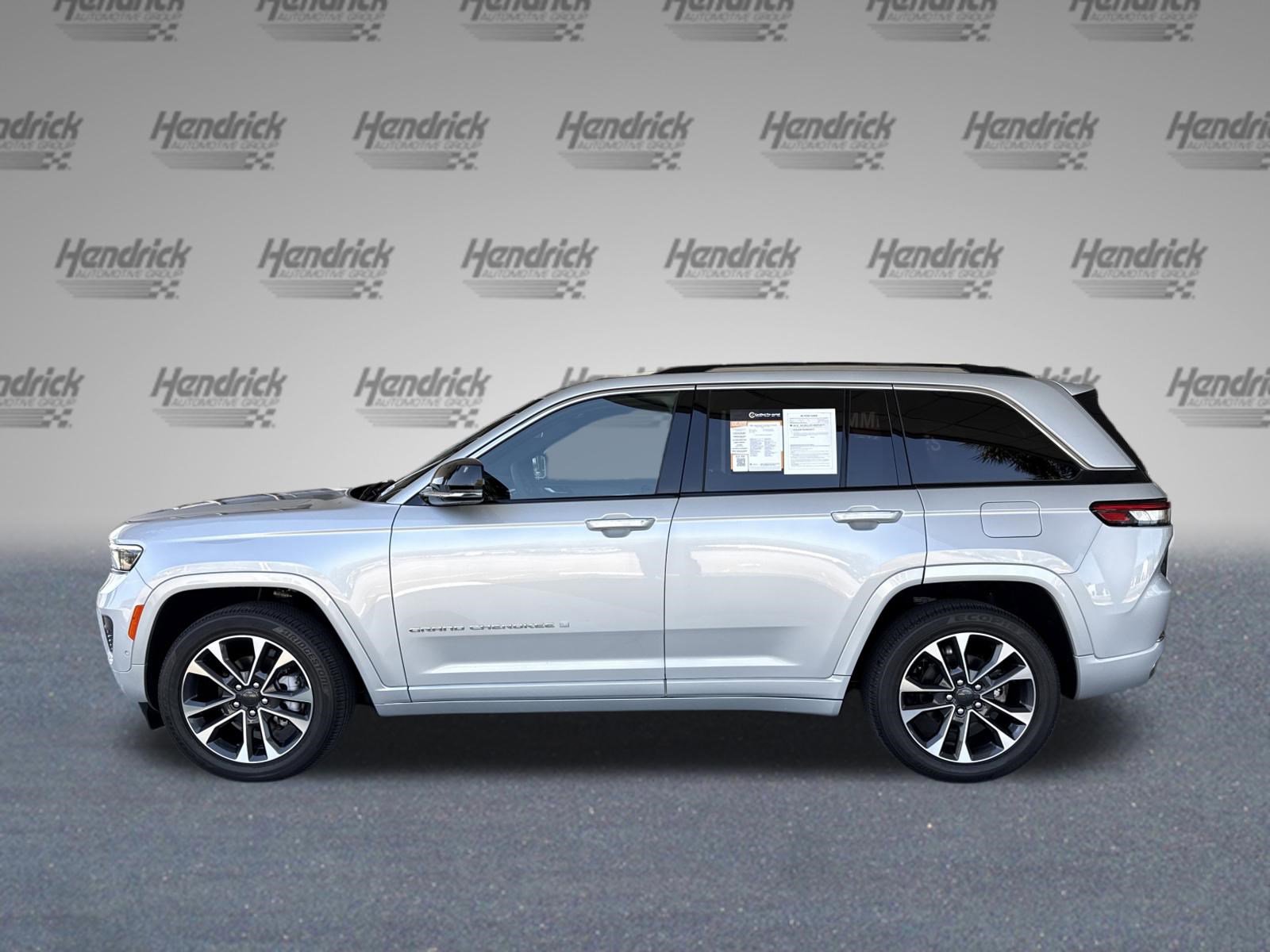 2024 Jeep Grand Cherokee Overland photo 5