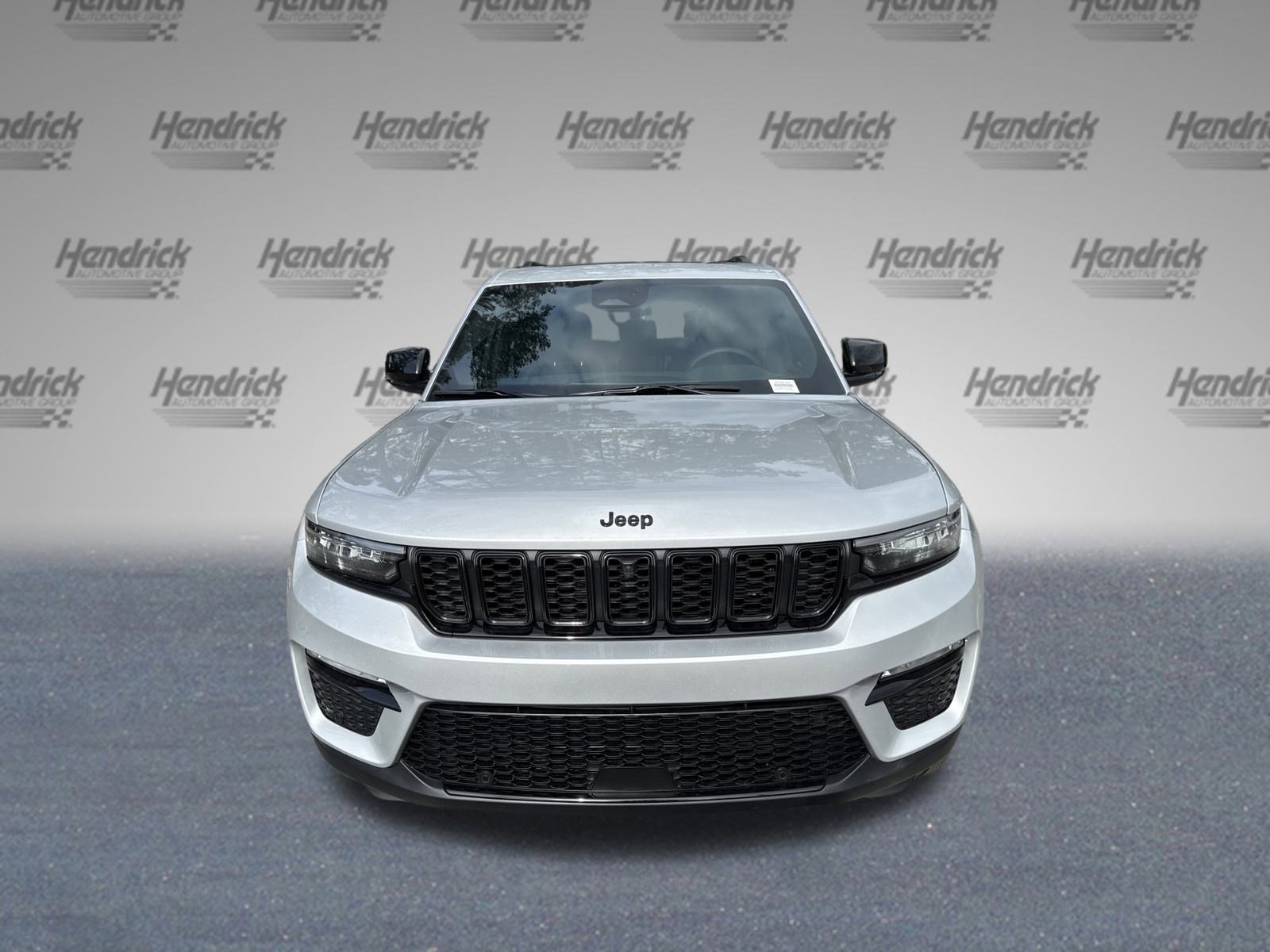 2025 Jeep Grand Cherokee Limited photo 2