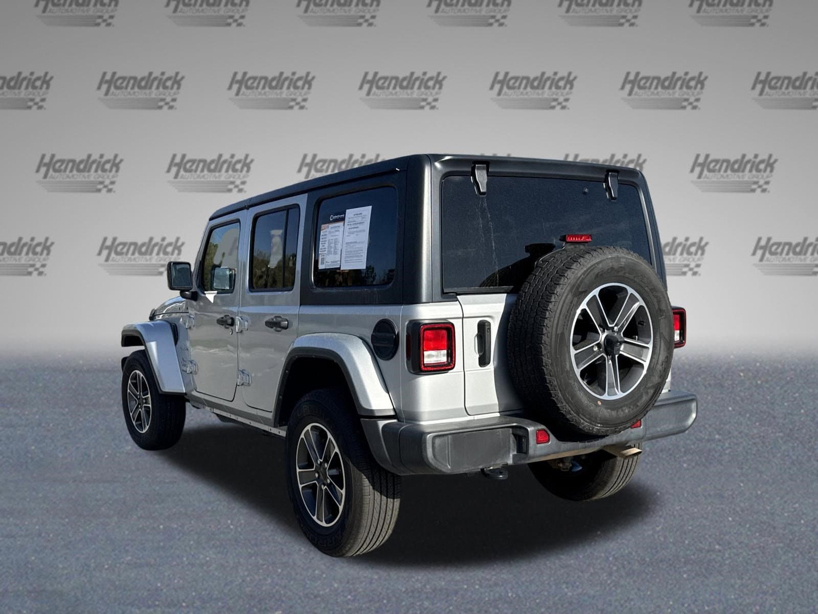 2023 Jeep Wrangler Sahara photo 3