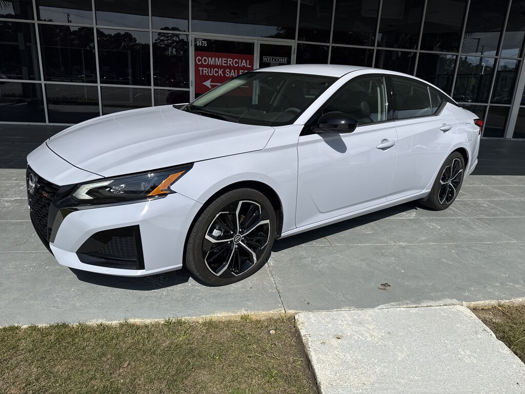 Used 2024 Nissan Altima 2.5 SR Sedan
