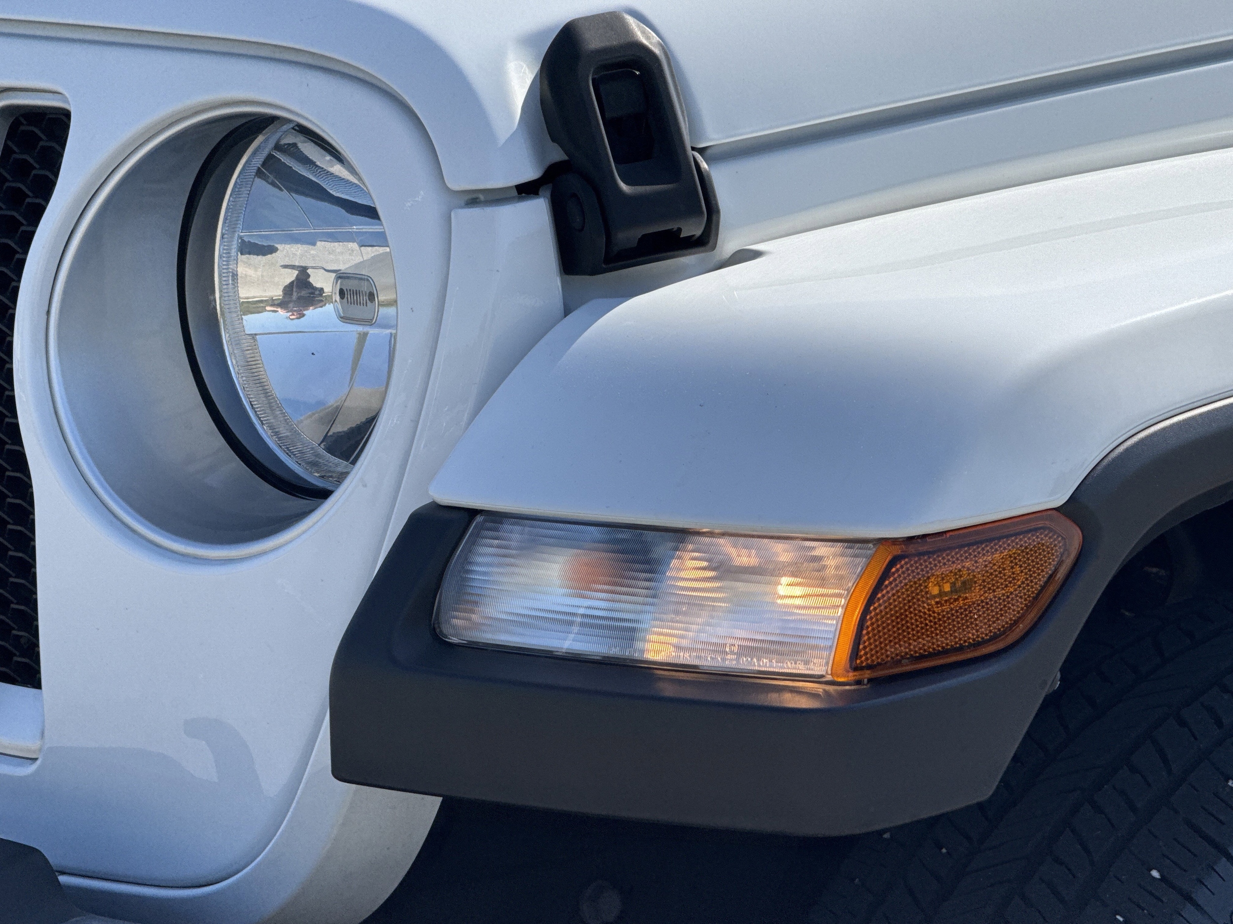 2023 Jeep Wrangler Sahara photo 4