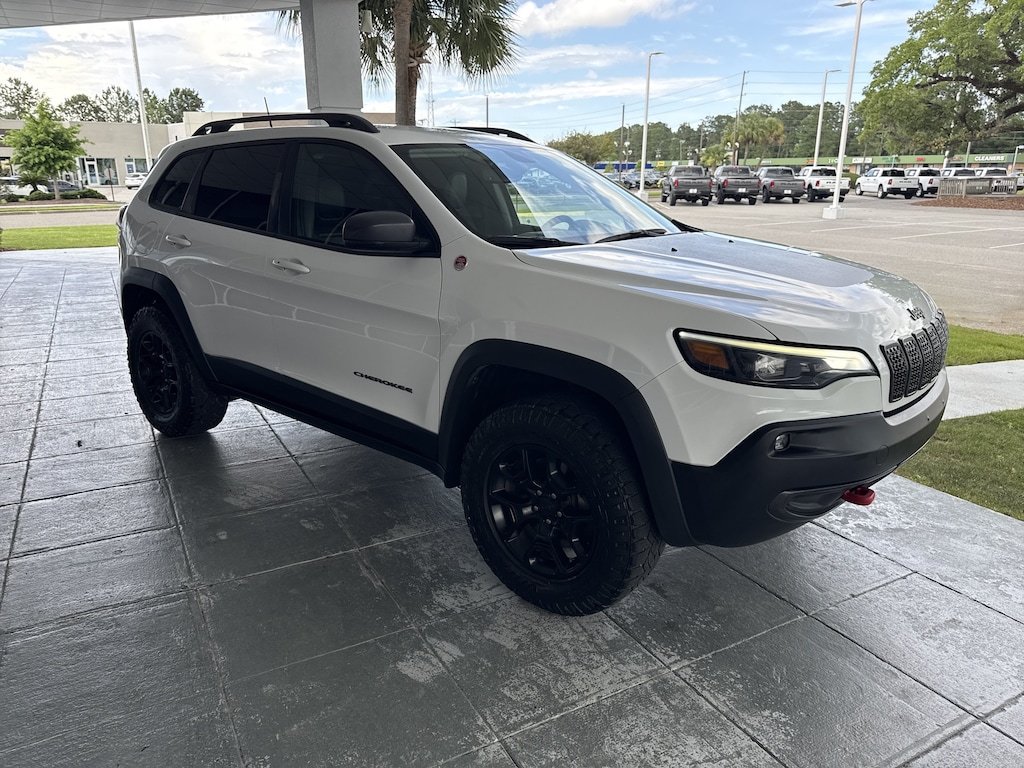 Used 2019 Jeep Cherokee Trailhawk SUV