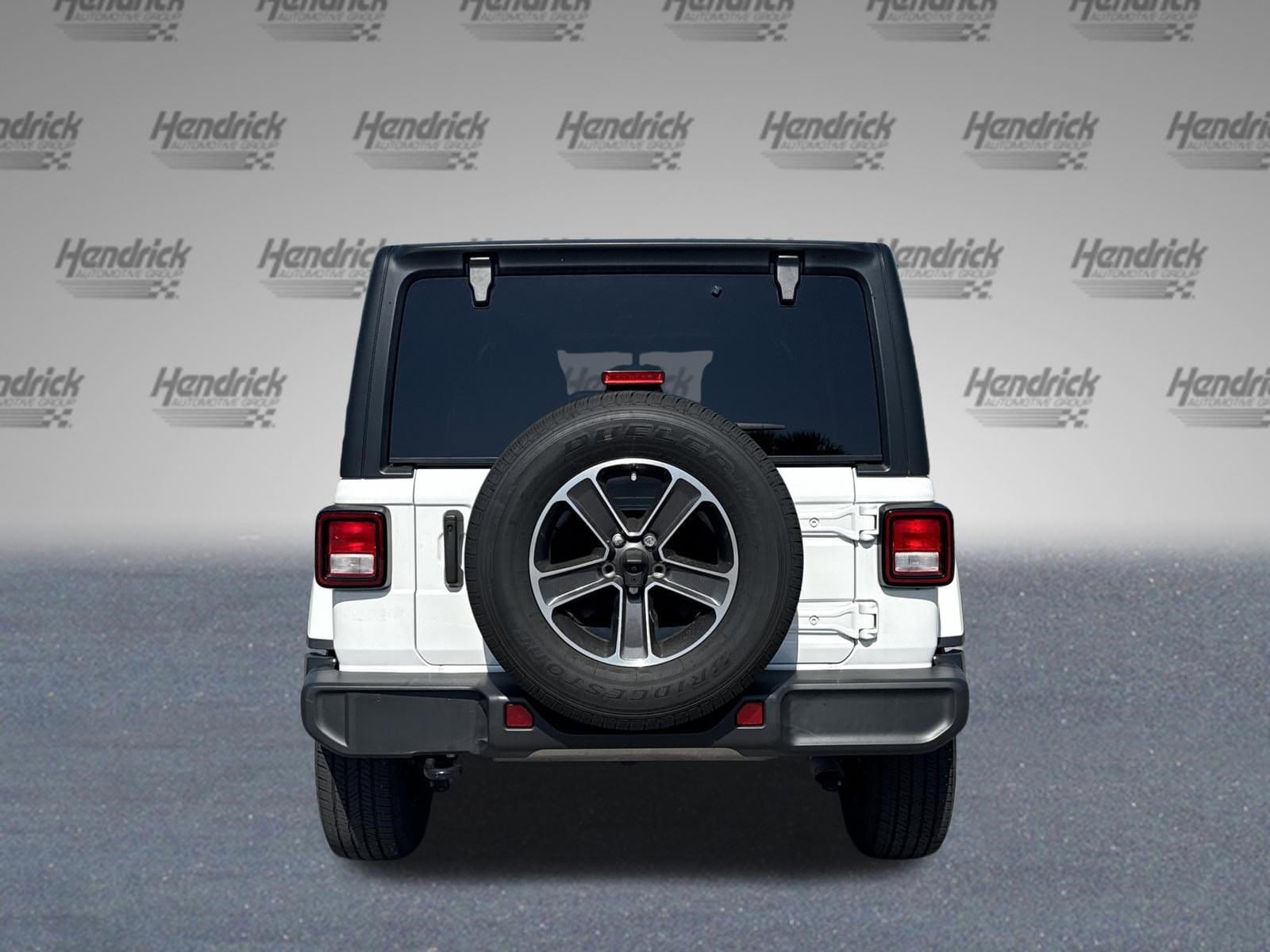 2023 Jeep Wrangler Sahara photo 3