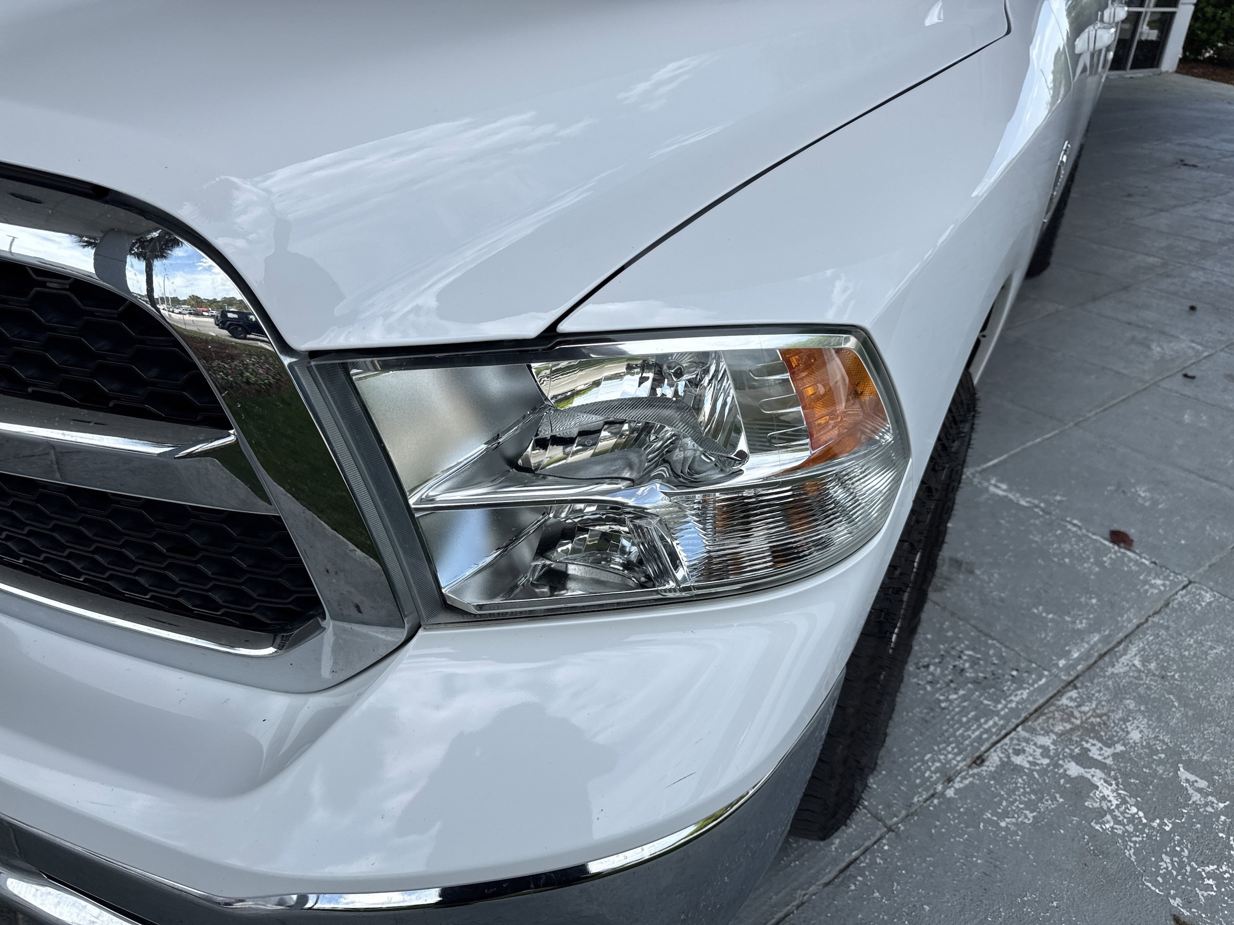 2021 Ram 1500 Classic SLT photo 4