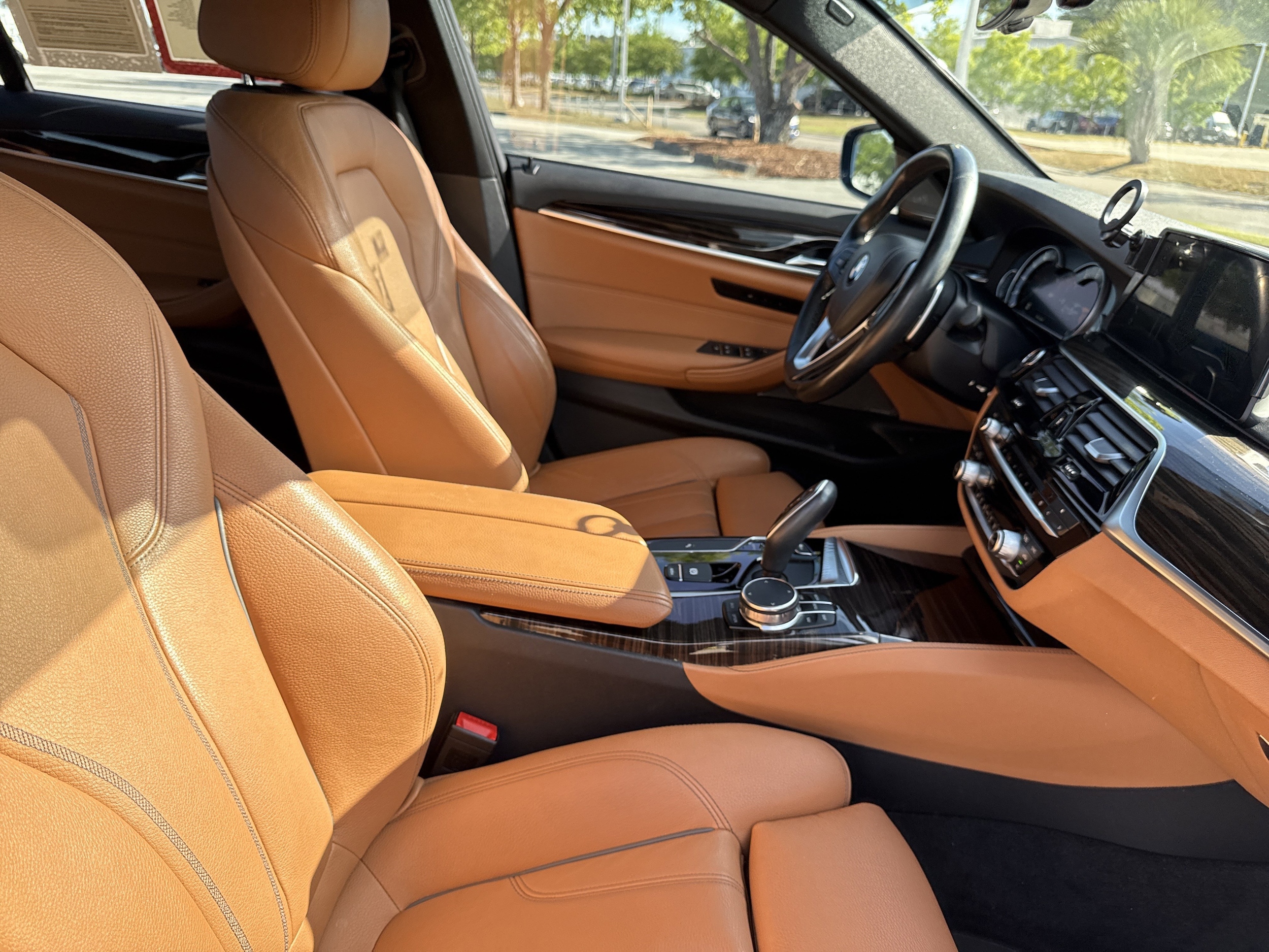 2018 BMW 5 Series 530i photo 6