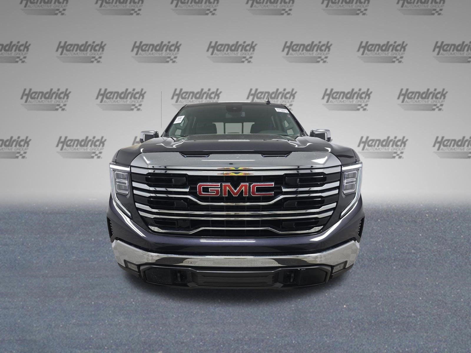2025 GMC Sierra 1500 SLT photo 2