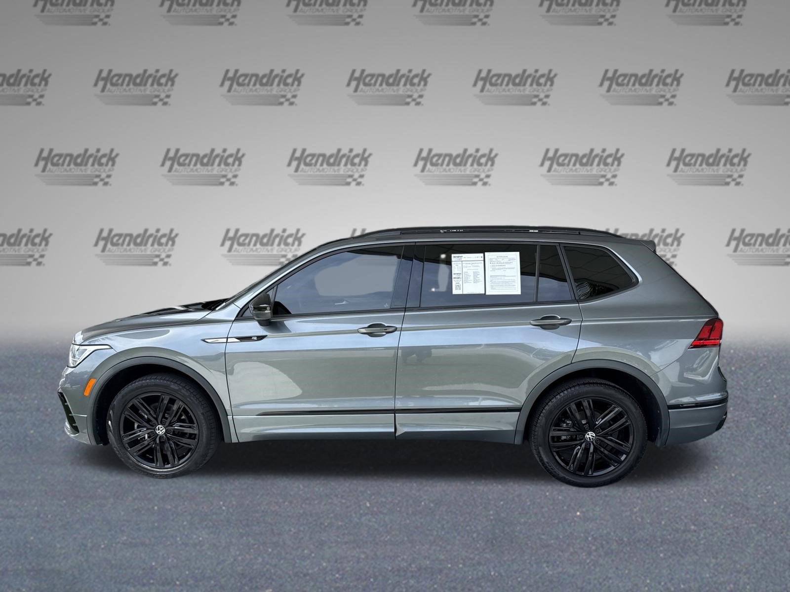 2022 Volkswagen Tiguan SE R-Line Black photo 6