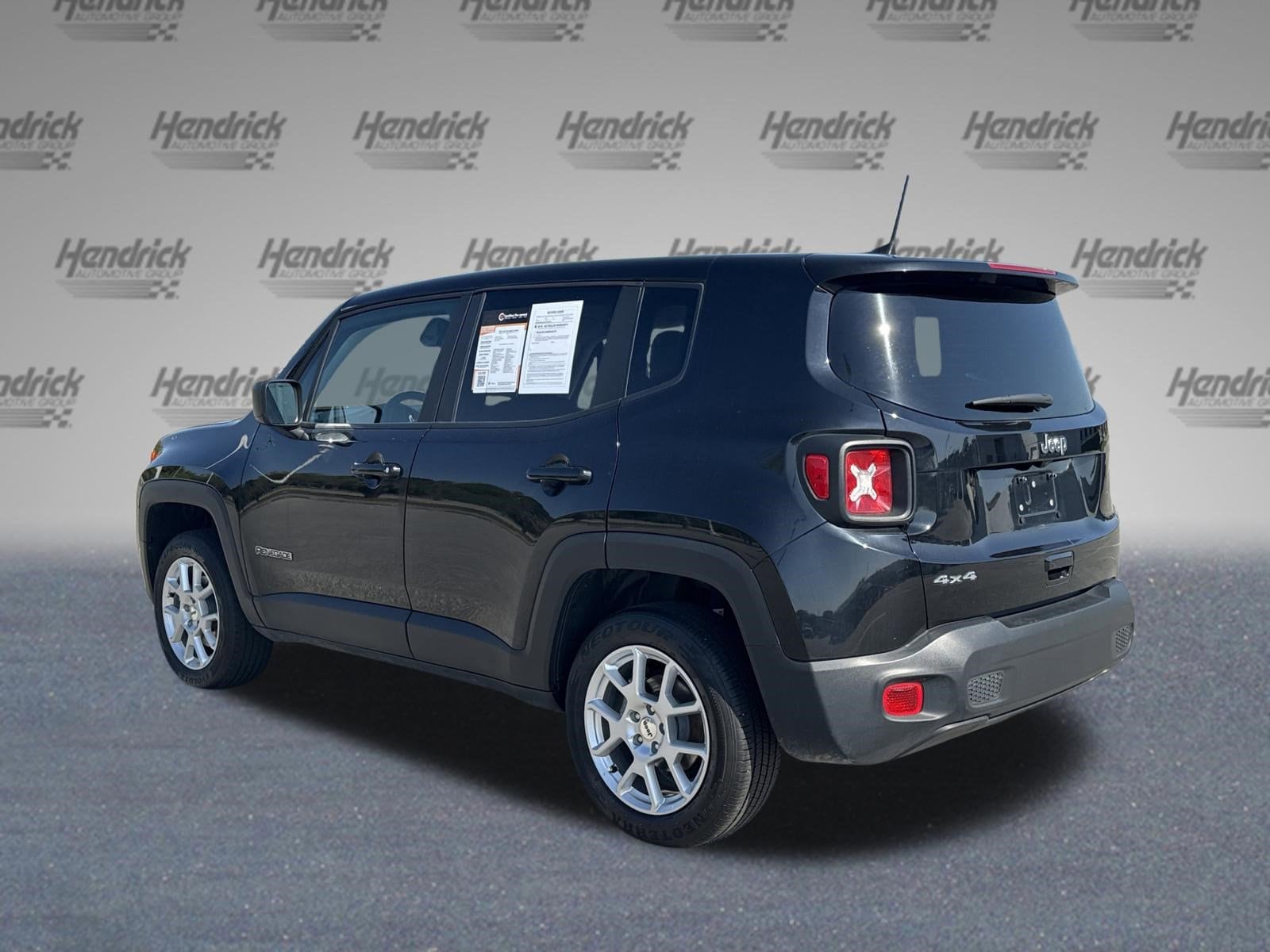 2023 Jeep Renegade Latitude photo 3